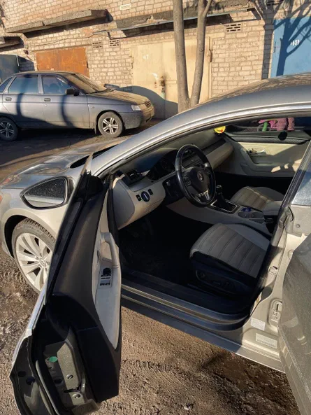 Volkswagen Passat CC 2011 - 5