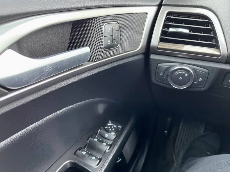 Ford Fusion (North America) 2018 - 8