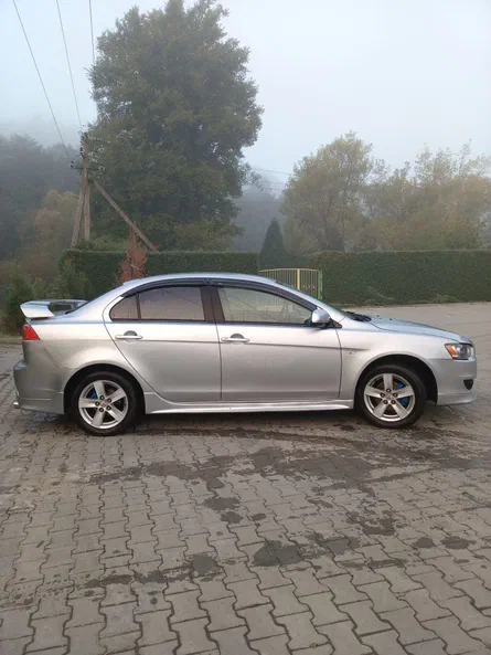 Mitsubishi Lancer 2009 - 9