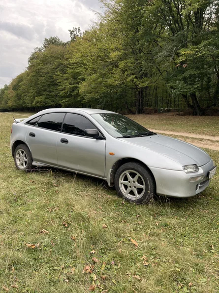 Mazda 323 1998 - 12