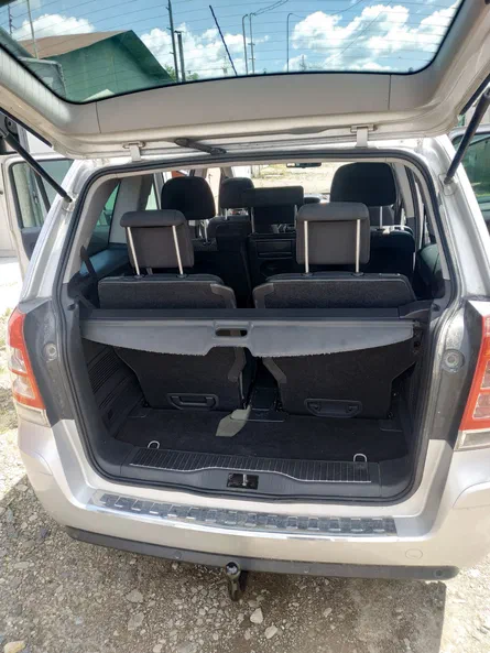 Opel Zafira 2011 - 13