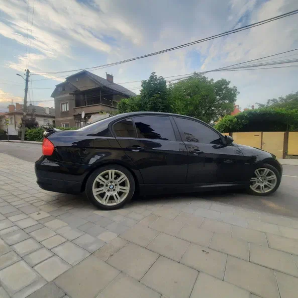 BMW 3 серія 2009 - 12