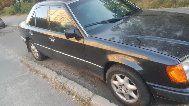 Mercedes-Benz E-Клас 1993 - 6