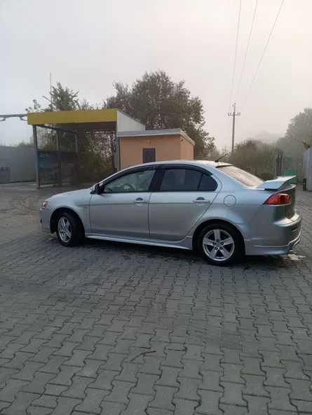 Mitsubishi Lancer 2009 - 18