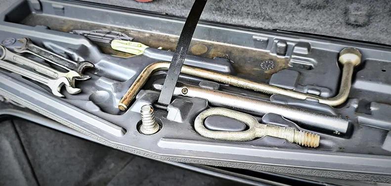 BMW 5 серія 2000 - 18