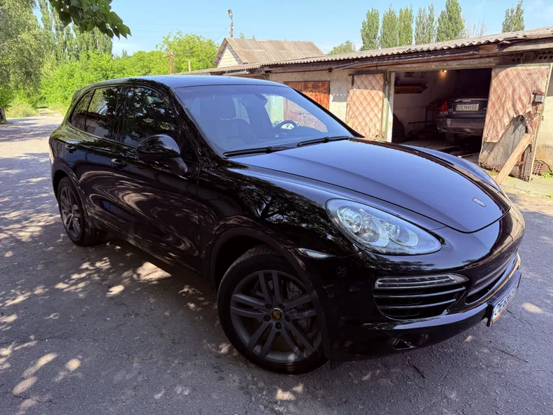 Porsche Cayenne 2012 - 10