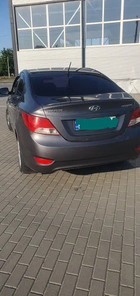 Hyundai Accent 2013