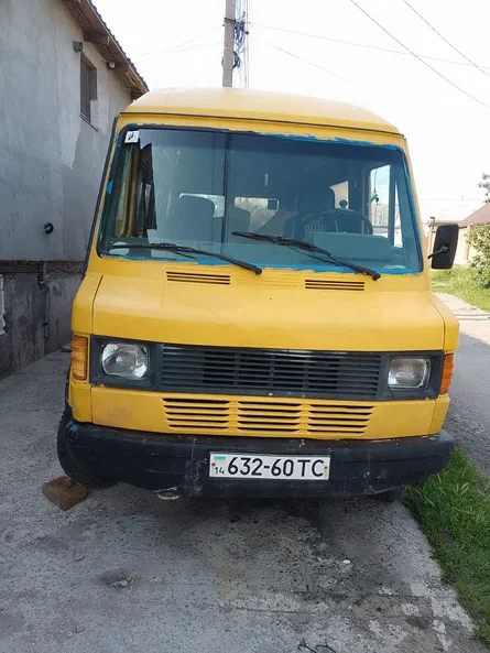 Mercedes-Benz 310D 1995