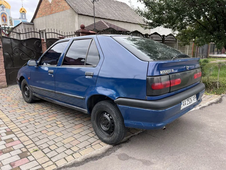 Renault 19 1995 - 10