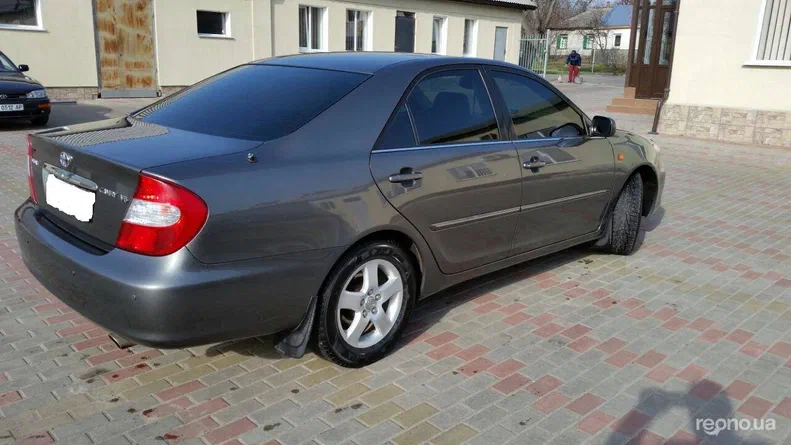 Toyota Camry 2004 - 18