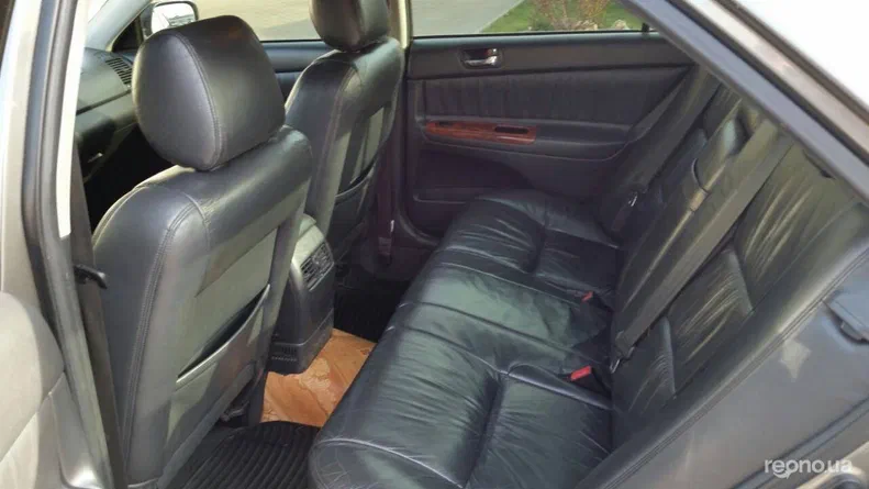 Toyota Camry 2004 - 13