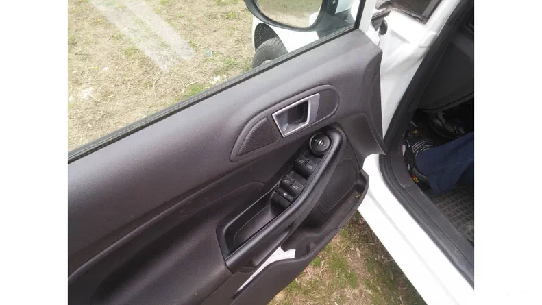 Ford Fiesta 2013 - 8