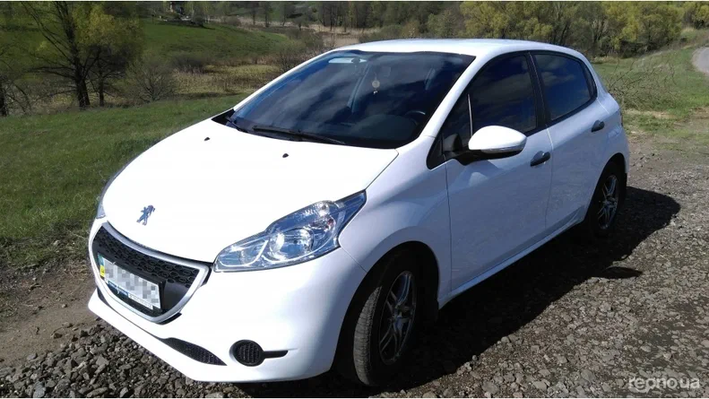 Peugeot 208 2013 - 6