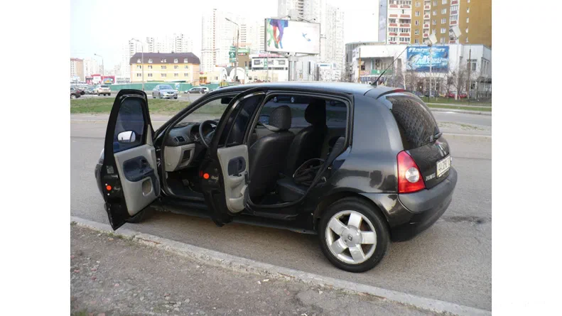 Renault Clio 2002 - 12