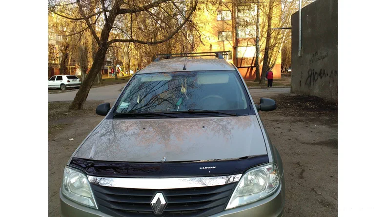 Renault Logan 2010 - 8