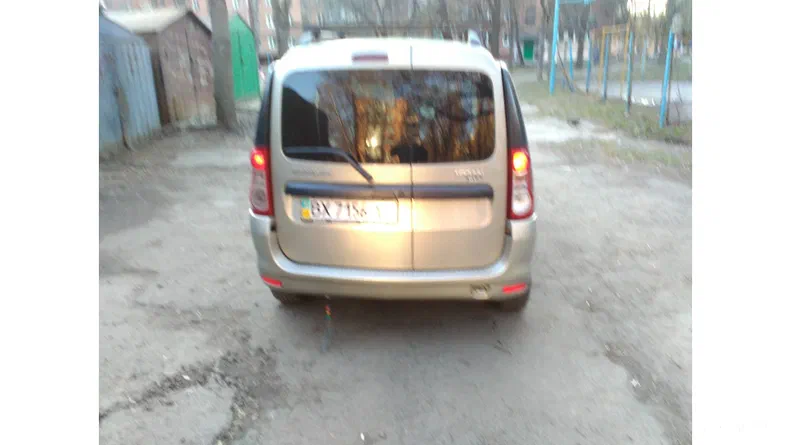 Renault Logan 2010 - 5