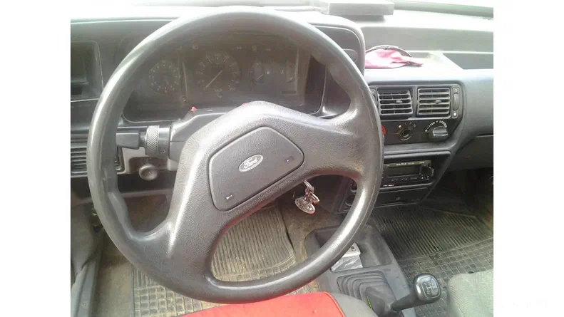 Ford Escort 1988 - 5