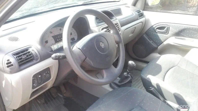 Renault Symbol 2003 - 5