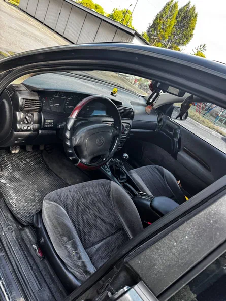 Opel Omega 1995 - 3