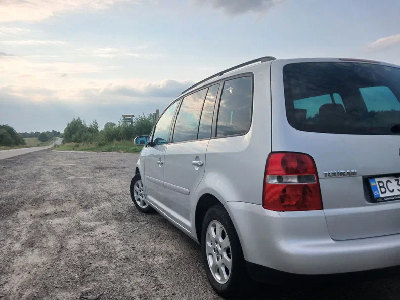 Volkswagen Touran 2004 - 1