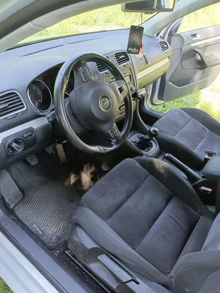 Volkswagen Golf 2010 - 5