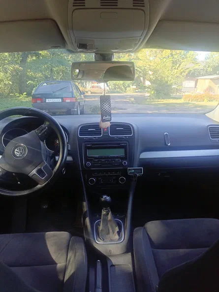 Volkswagen Golf 2010 - 11