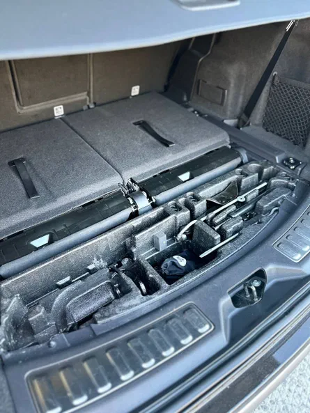 Land Rover Discovery 2019 - 24