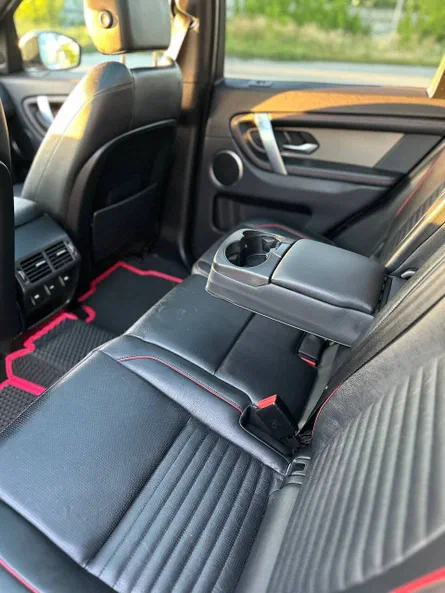 Land Rover Discovery 2019 - 17
