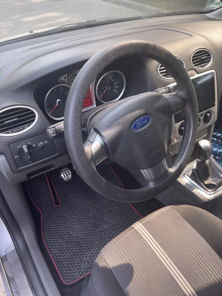 Ford Focus 2010 - 5