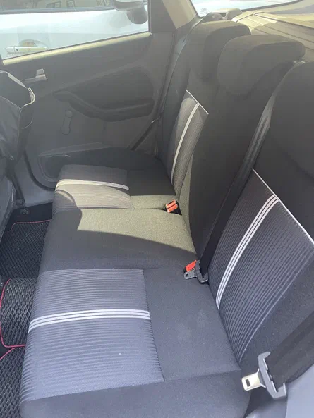 Ford Focus 2010 - 3