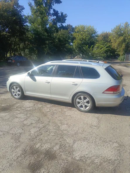Volkswagen Golf 2010 - 9