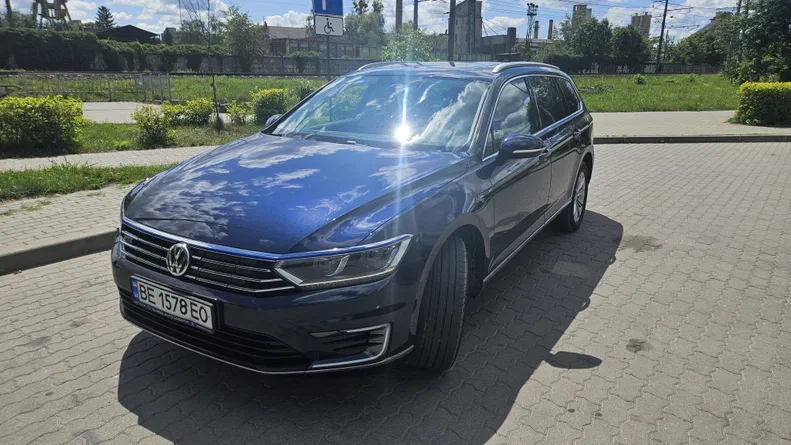 Volkswagen Passat 2016 - 1