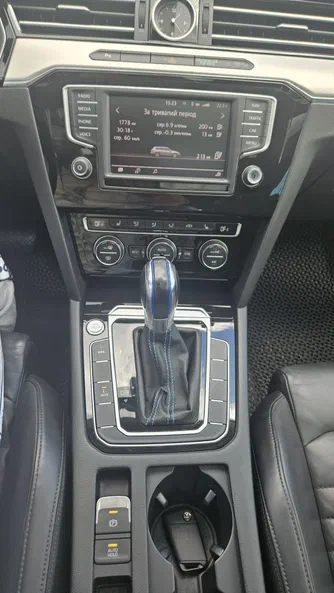 Volkswagen Passat 2016 - 8
