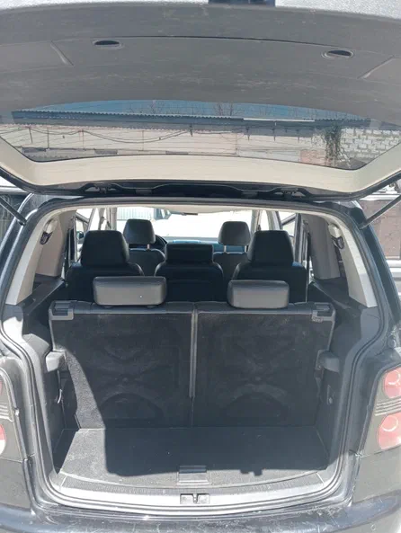 Volkswagen Touran 2009 - 10