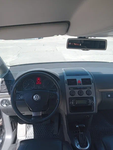 Volkswagen Touran 2009 - 11