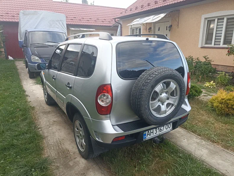 Chevrolet Niva 2011 - 13