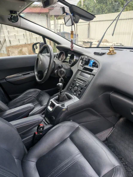 Peugeot 5008 2013 - 13