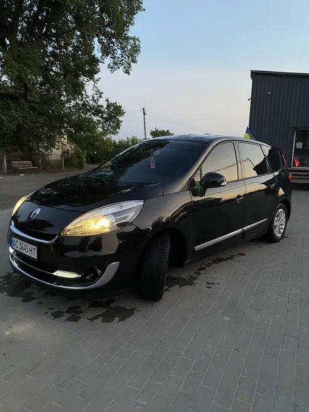 Renault Scenic 2013 - 8
