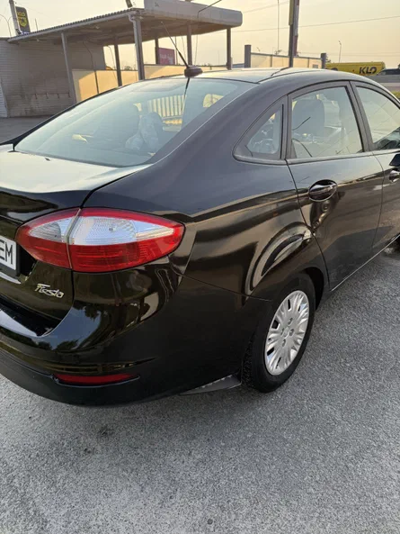Ford Fiesta 2018 - 10