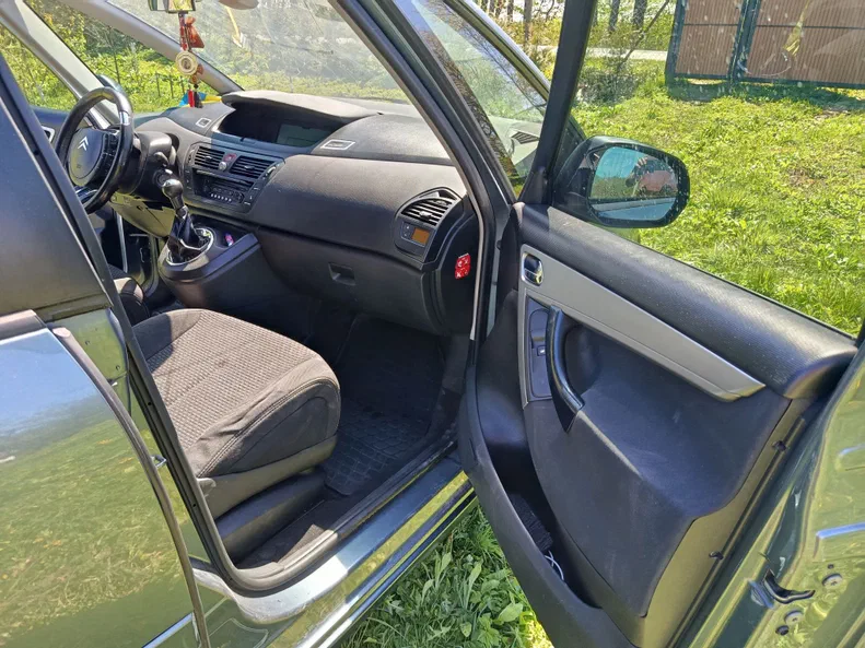 Citroen C4 Picasso 2008 - 12