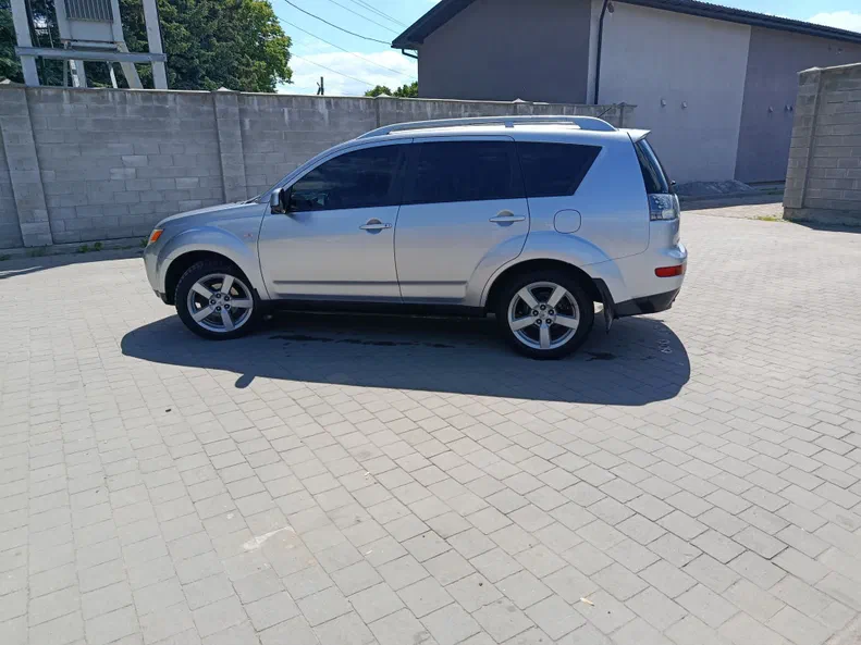 Mitsubishi Outlander 2008 - 3