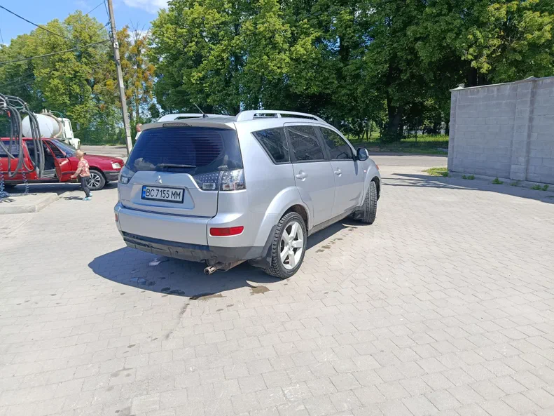 Mitsubishi Outlander 2008 - 10