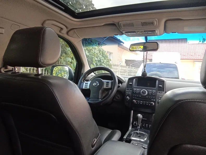 Nissan Pathfinder 2010 - 15