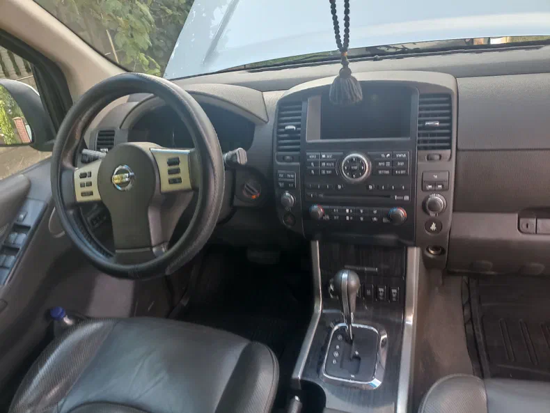 Nissan Pathfinder 2010 - 10