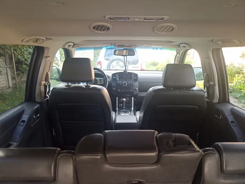 Nissan Pathfinder 2010 - 16