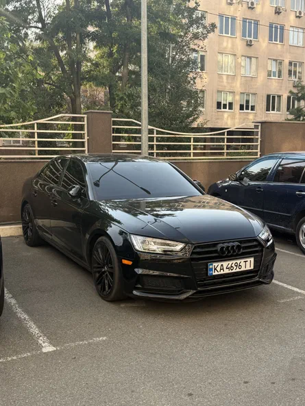 Audi A4 2019 - 1