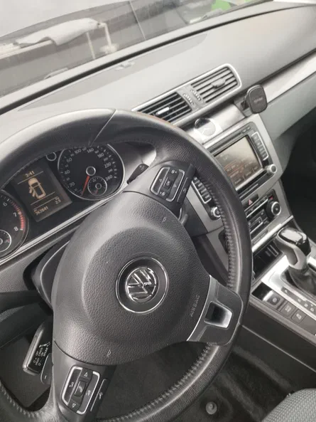 Volkswagen Passat 2011 - 5
