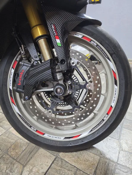 Aprilia RSV4 2019 - 8