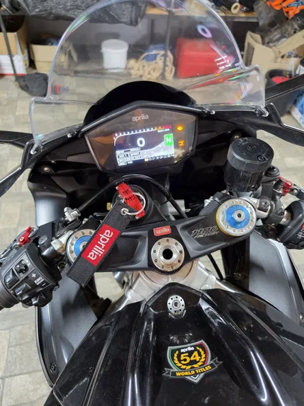 Aprilia RSV4 2019 - 7