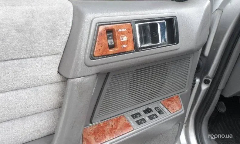 Chrysler Saratoga 1990 - 1